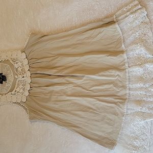 D Dollz size M Cream with Lace Tank Top